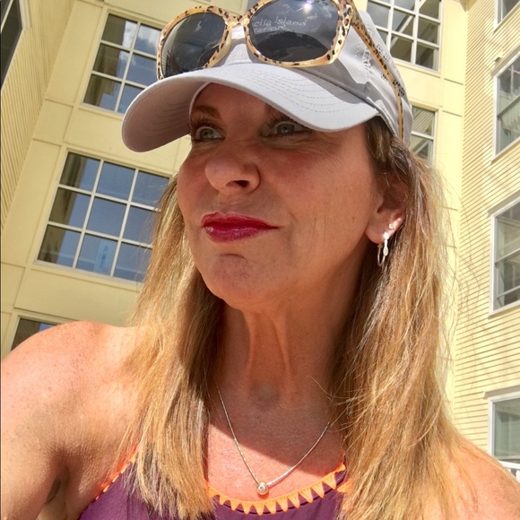 Meet your Posher, Sherry - Picture 1 of 1